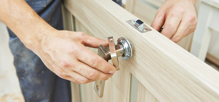 interior door repair Larkfield-Wikiup