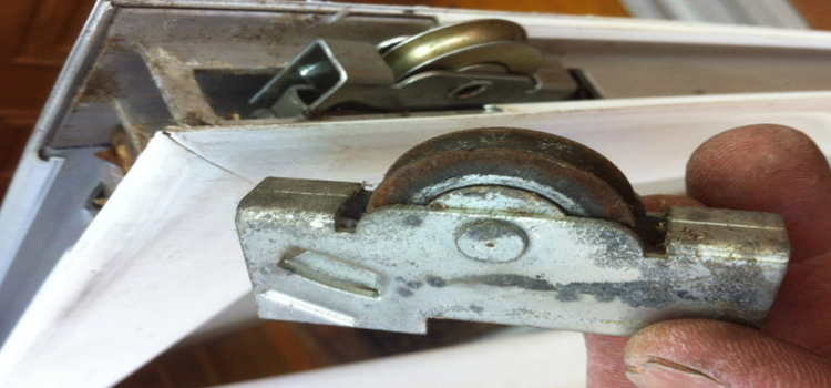 screen door roller repair in Larkfield-Wikiup